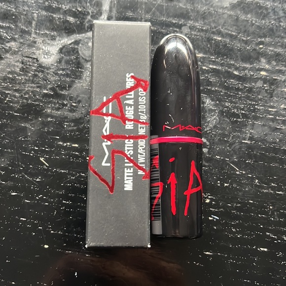 Mac Viva Glam Sia Lipstick + Free Lip gloss - Picture 2 of 3